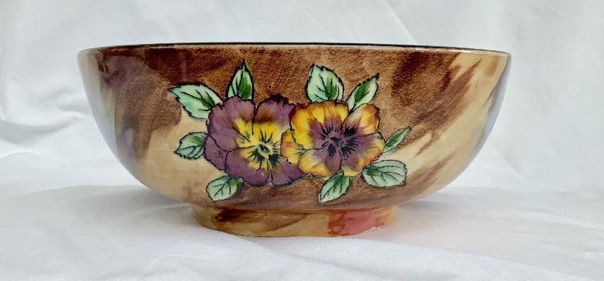 Tunstall Viola bowl with R Grocott signature undere the base